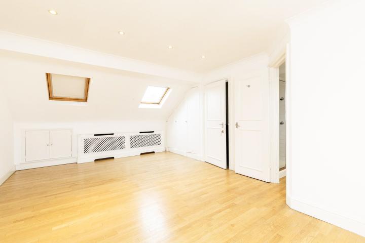 Modern Studio Harvist Road, Queens Park